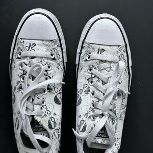 Converse x Andy Warhol Chuck Taylor Lows - Women's 9 Men's 7
